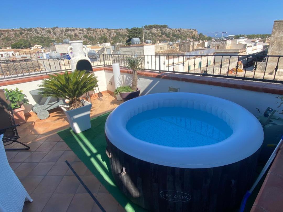 Apartment With Terraces And Private Jacuzzi - San Vito 400M From Beach San Vito Lo Capo Bagian luar foto